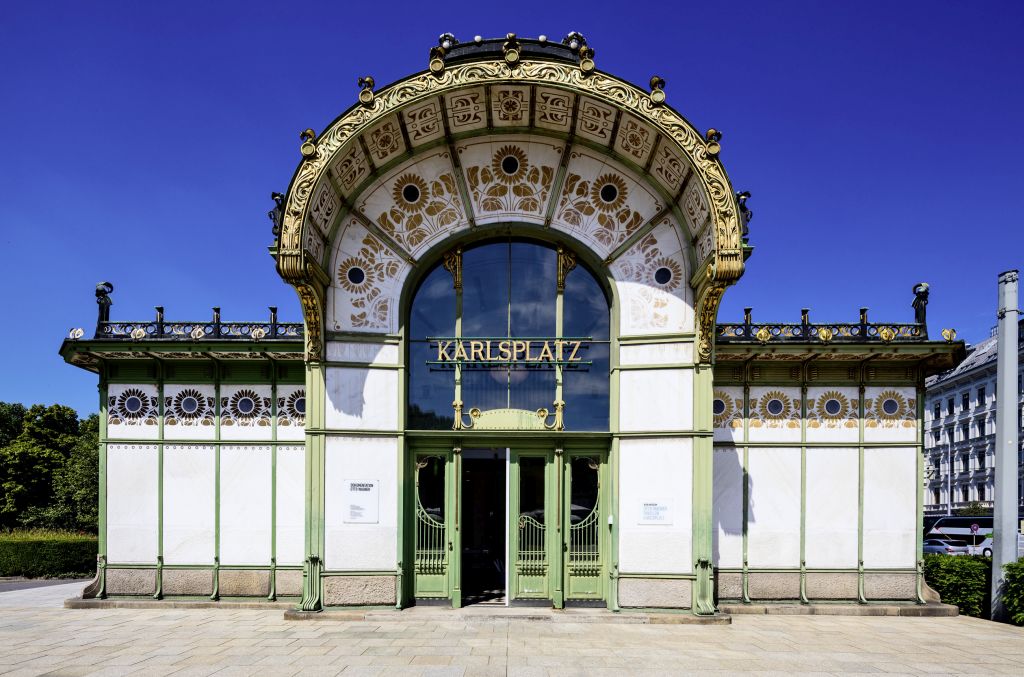 Otto Wagner's Stadtbahn Pavilion in Vienna
